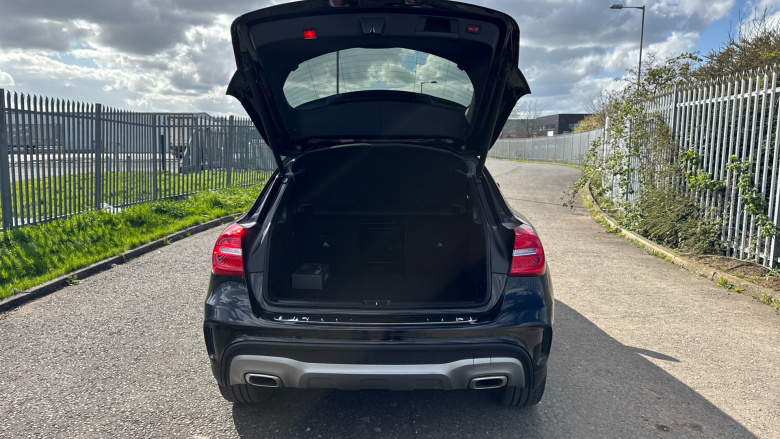 Mercedes-Benz GLA 220d 4Matic AMG Line 5dr Auto [Prem Plus] Diesel Hatchback